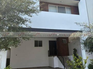 Casa · 292m² · 4 Recámaras · 2 Estacionamientos · Casa en Venta en Cumbres Madeira