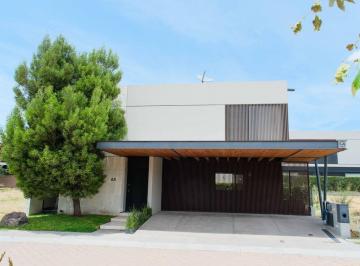 Casa en condominio · 354m² · 3 Recámaras · 3 Estacionamientos · Casa en Venta, Lomas Norte