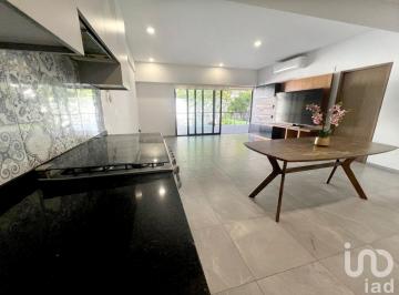 Departamento · 120m² · 2 Recámaras · 2 Estacionamientos · Departamento en Venta en Ladrón de Guevara, Guadalajara Jalisco con Terraza