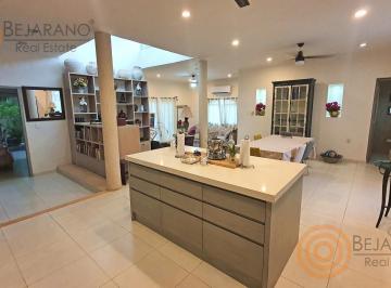 Casa · 174m² · 3 Recámaras · 2 Estacionamientos · Casa en Venta en Valladolid Yucatan