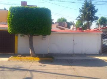 Casa · 150m² · 3 Recámaras · 2 Estacionamientos · Casa en Renta en Valle Dorado