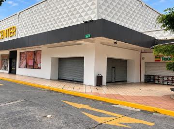 Local comercial · 900m² · Local en Renta en Plaza del Sol