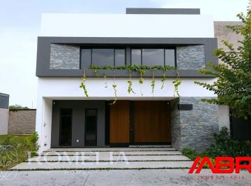 Casa en condominio de 5 habitaciones, Zapopan · Casa Nueva en Venta en Bajío Hábitat | Lujo, Domótica y Roof Garden