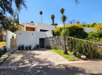 Casa de 3 habitaciones, Zapopan · Amplia Residencia en Venta en Rancho Contento