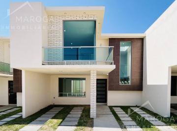 Casa · 180m² · 3 Recámaras · 2 Estacionamientos · Fraccionamiento Privado con Alberca, Control de Acceso y Los Mas Amplios Espacios