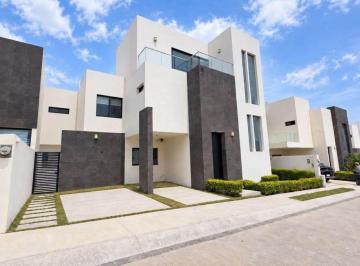 Casa de 3 habitaciones, Tuxtla Gutiérrez · Casa en Venta de 3 Niveles en Residencial La Cañada en La Zona del Club Campestre