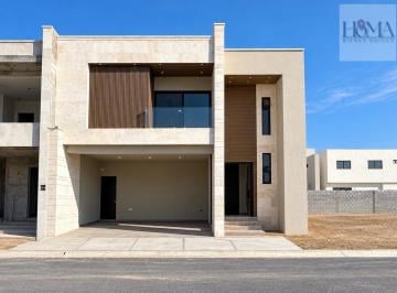 Casa · 261m² · 3 Recámaras · 3 Estacionamientos · Casa en Fraccionamiento Seterra Residencial