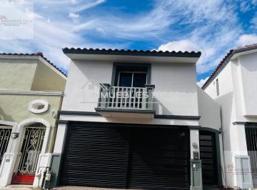 Casa · 260m² · 3 Recámaras · 2 Estacionamientos · Casa en Renta en Cerradas de Valle Alto