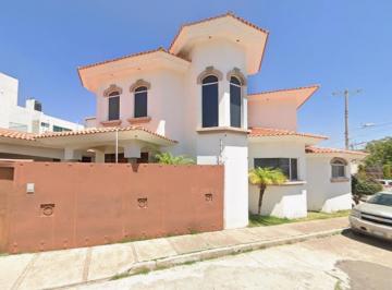 Casa de 4 habitaciones, Durango · Bonito Hogar en Fracc Loma Dorada en Durango, Durango.
