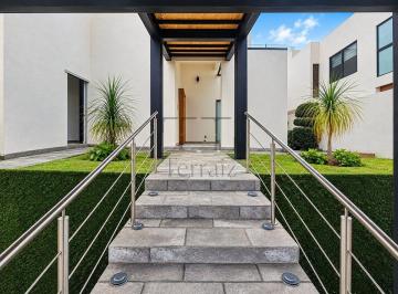 15832edc4f05eb53ee561501c88820f53e81c4b7380462bd12bf74ac2c1ca6fe · Casa en Venta, Real Esmeralda