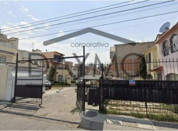 Casa de 3 habitaciones, Toluca · Casa en Conj U Los Sauces II, 50210 Hacienda Santín, Méx.