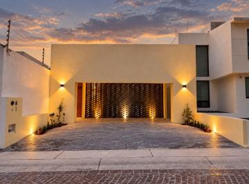 Casa de 3 habitaciones, Querétaro · Casa Nueva en Venta Cumbres del Lago, Juriquilla, con Sótano Bar y Jardín