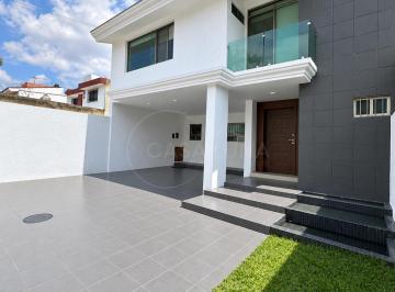 Casa de 4 habitaciones, Zapopan · Casa en Venta en Jardines de Guadalupe