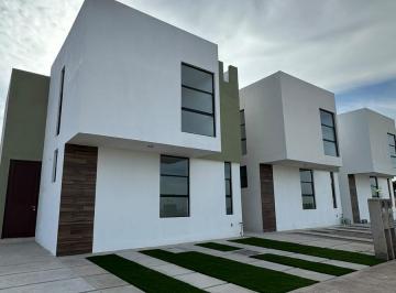 Casa · 120m² · 3 Recámaras · 2 Estacionamientos · Casas en Venta Priv. Loma Alta, Mexquitic de Carmona S. L. p.
