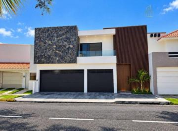 Casa · 195m² · 4 Recámaras · Casa - Playas del Conchal