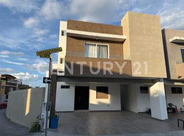 Casa · 199m² · 4 Recámaras · 2 Estacionamientos · Casa en Venta de 3 Niveles en Esquina, Valle La Rioja, Apodaca, Nuevo León