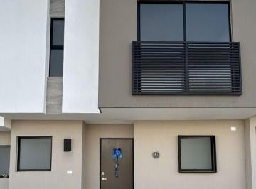 Casa · 117m² · 3 Recámaras · 2 Estacionamientos · Casa en Venta en Santa Ana Tepetitlán