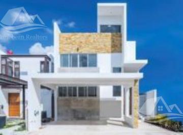Casa · 320m² · 4 Recámaras · 2 Estacionamientos · Casa en Venta en Aqua Cancún