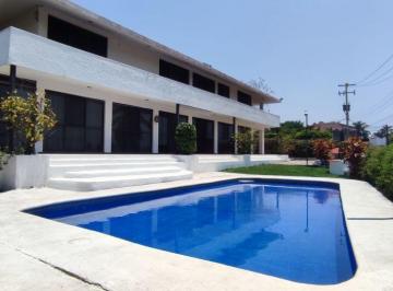 Casa de 9 habitaciones, Temixco · Casa Sola con Alberca en Fraccionamiento Burgos