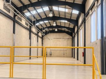 Bodega comercial · 3700m² · 25 Estacionamientos · Bodega Bellavista Puente de Vigas