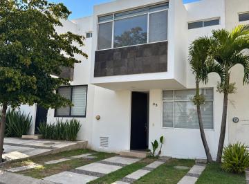 Casa en condominio de 2 habitaciones, Zapopan · Casa en Venta en El Fortín, Coto Oyamel | 2 Recámaras + Estudio