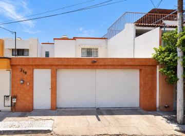 Casa de 4 habitaciones, Querétaro · Venta de Casa en La Colonia Carretas, Santiago de Queretaro, Queretaro