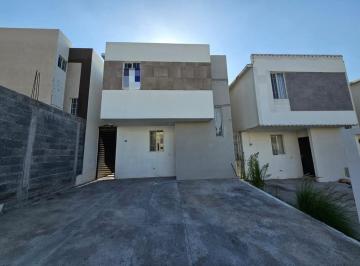 Casa · 84m² · 3 Recámaras · 2 Estacionamientos · Casa en Santa Maria