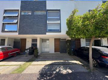 Casa de 3 habitaciones, Zapopan · Casa en Renta Nouve 161 m², 3 Habitaciones, 3 Baños, Alberca, Terraza, 2 Cajones de Estacionamiento