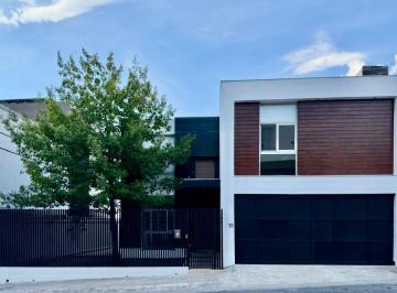Casa de 3 habitaciones, Santa Catarina · Casa en Venta, Valle Poniente, en Almena I