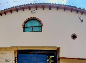 Casa de 4 habitaciones, Cuernavaca · Casa Sola con Alberca en Ahuatepec