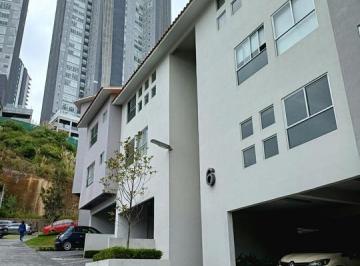 Departamento · 80m² · 2 Recámaras · 2 Estacionamientos · Departamento en Venta en Bosque Real
