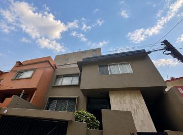 Casa en condominio de 4 habitaciones, Naucalpan de Juárez · Lomas Hipódromo - Venta Casa Para Remodelar en Calle Cerrada con Seguridad