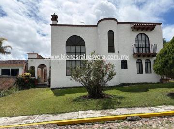 ee5a6bd756b17a73f17b439707cc0ba949bdc604cd38fa8ddae59ca0778a721f · Casa en Venta en Tequisquiapan en El Fracc. Los Viñedos