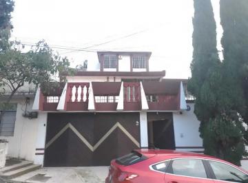 1 · Casa en Venta en Martires del Trabajo, Puebla – Espaciosa y Funcional con Jardín