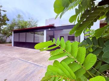Casa de 3 habitaciones, Mérida · Casa en Renta de 3 Recamaras Sobre Av en Las Americas