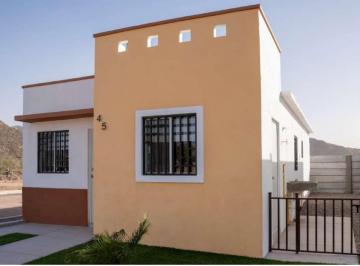Casa · 65m² · 3 Recámaras · 1 Estacionamiento · Casa en Venta en Altares Seccion Dorada