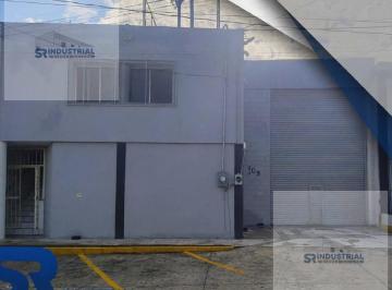 Bodega comercial · 350m² · 2 Estacionamientos · Bodega Industrial en Santa Catarina