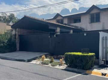 85a2b25593b367792ef76e4b096f86419cde6d4618575464eb6d883339303971 · Casa en Bosques del Valle, a 5 Casas del Parque – Para Remodelar o Construir