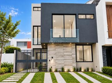 Casa de 3 habitaciones, Zapopan · Casa en Venta Valle Imperial Zapopan Jalisco