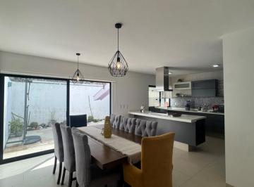 Casa · 121m² · 3 Recámaras · 2 Estacionamientos · Casa en Fraccionamiento Desarrollo Habitacional Zibata