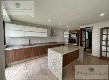 Casa · 310m² · 3 Recámaras · Moderna E Iluminada Casa en Renta en La Rica Juriquilla