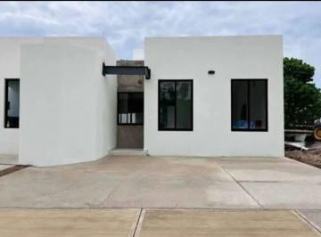 Casa de 2 habitaciones, Manzanillo · Casa en Venta Fraccionamiento La Joya | 2 Recamaras 2 Baños | en Manzanillo, Colima