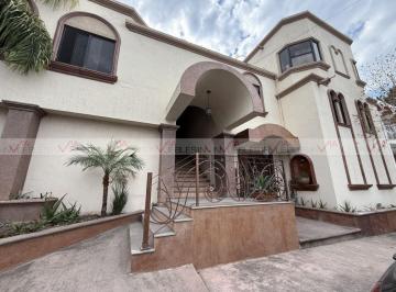 Casa · 783m² · 5 Recámaras · 6 Estacionamientos · Casa en Venta en Las Brisas