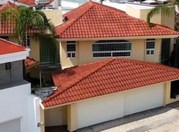 Casa de 5 habitaciones, León · Residencia en Venta en Jardines del Campestre, Exclusividad y Privacidad.