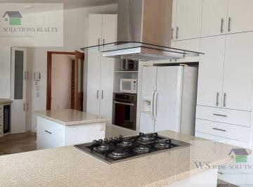 Casa · 650m² · 3 Recámaras · 4 Estacionamientos · Casa en Fraccionamiento La Cañada Juriquilla