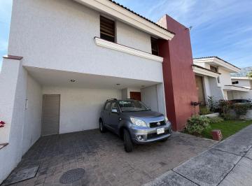 Casa en condominio de 3 habitaciones, Zapopan · Casa en Coto en Jardines del Sol, Cercana a Plaza La Perla