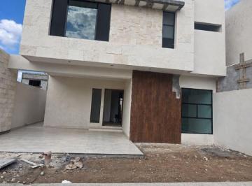 Casa de 4 habitaciones, Arteaga · Casa en Venta Residencial Calizas Al Norte de Saltillo