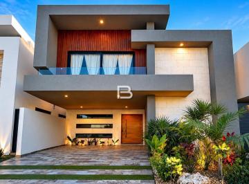 Casa · 339m² · 4 Recámaras · 2 Estacionamientos · En Venta Casa en Residencial Valenia Playa del Carmen