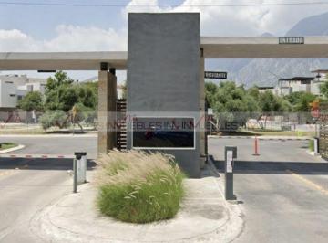 Casa · 232m² · 3 Recámaras · 2 Estacionamientos · Casa en Renta en Las Vivenzias
