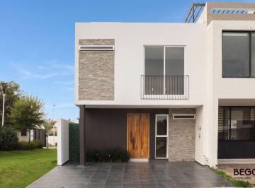 Casa en condominio de 3 habitaciones, Tlajomulco de Zúñiga · Casa Adamar en Esquina, 3 Recamaras, Dentro de Coto.